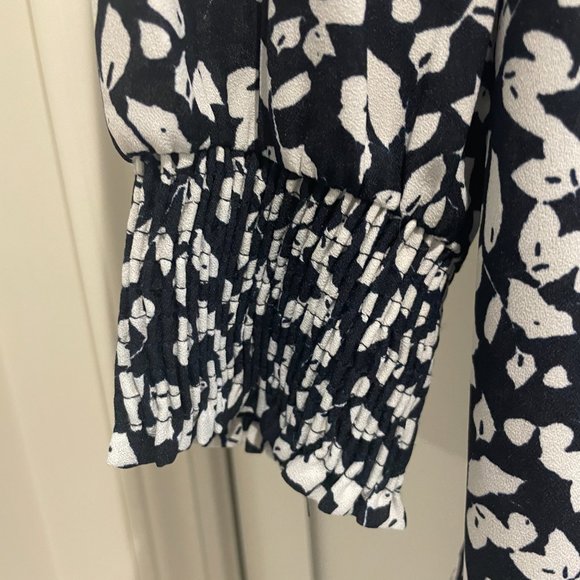 Vero Moda Floral Ruffled Wrap Dress NEW Large - Picture 3 of 7